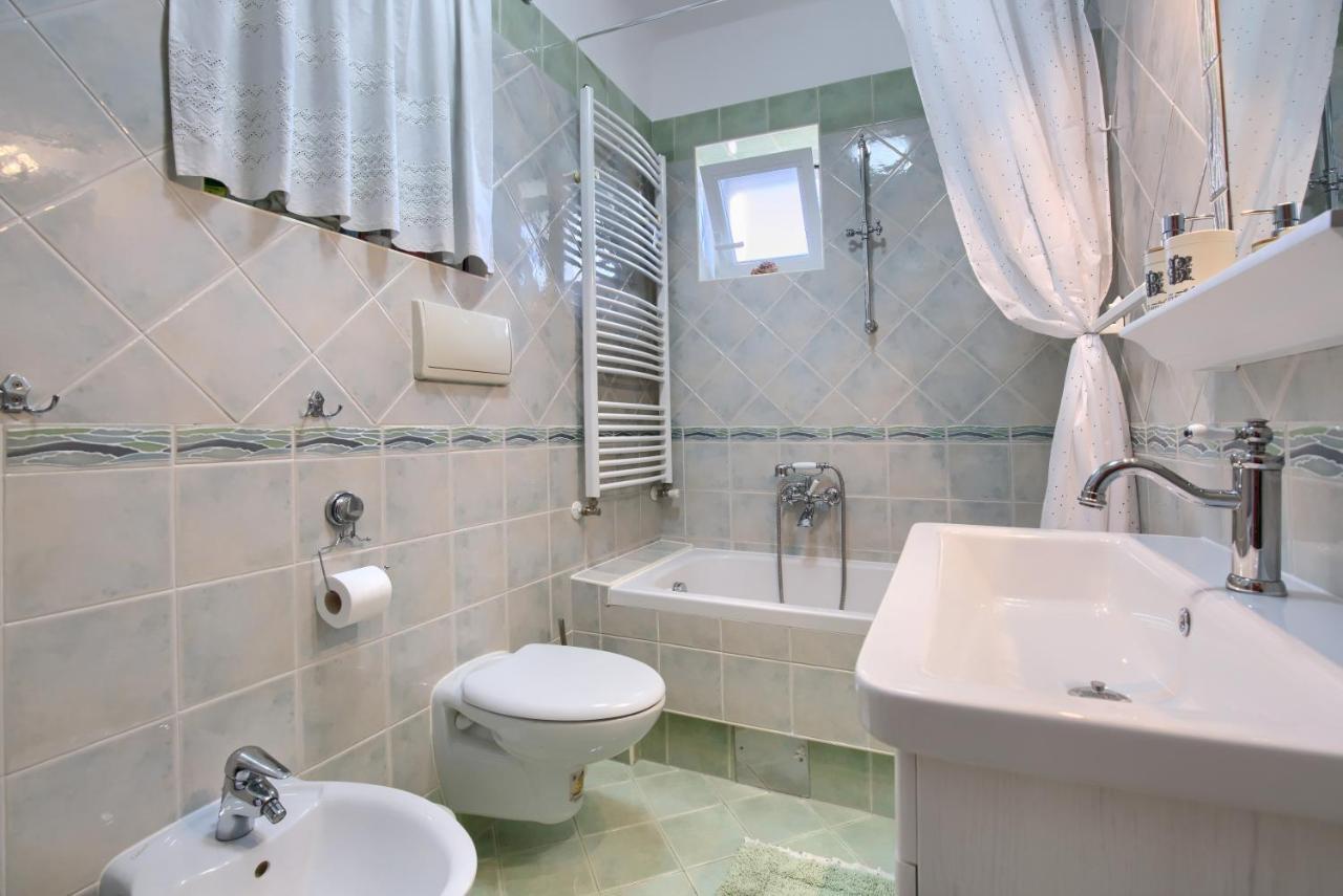 Ferienwohnung Dana M Pula Exterior foto