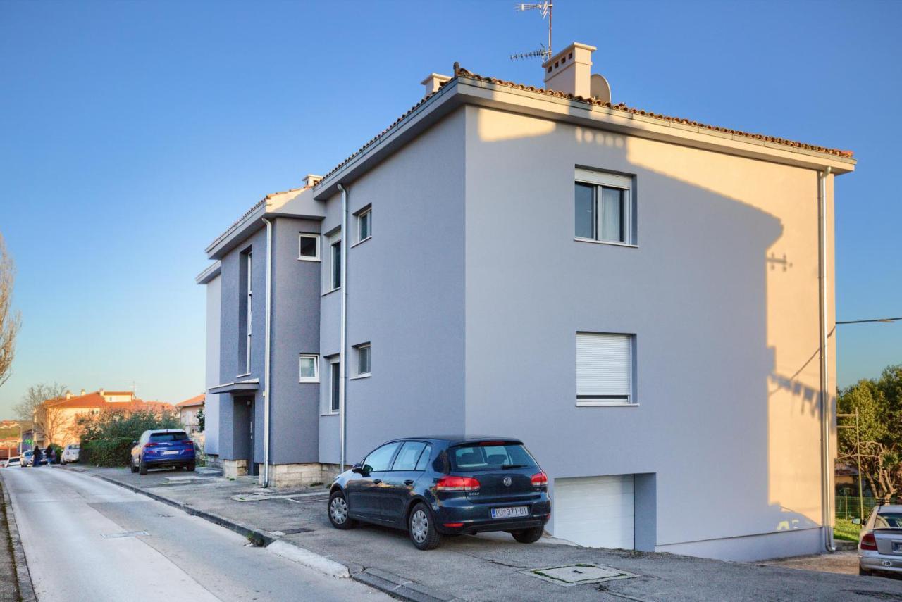 Ferienwohnung Dana M Pula Exterior foto